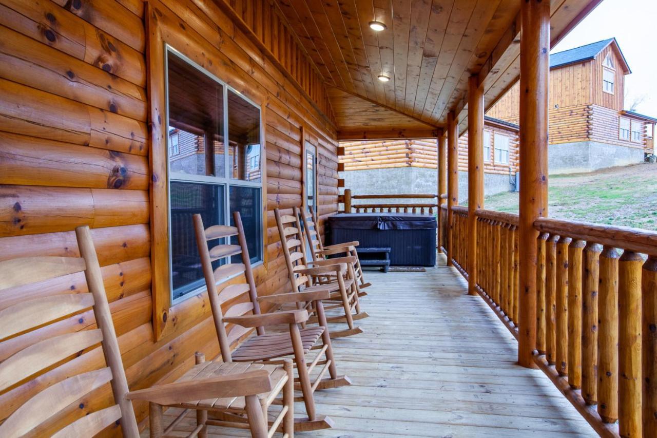 Swimming Bears Lodge 1 With Indoor Pool And Hot Tub Pigeon Forge Εξωτερικό φωτογραφία