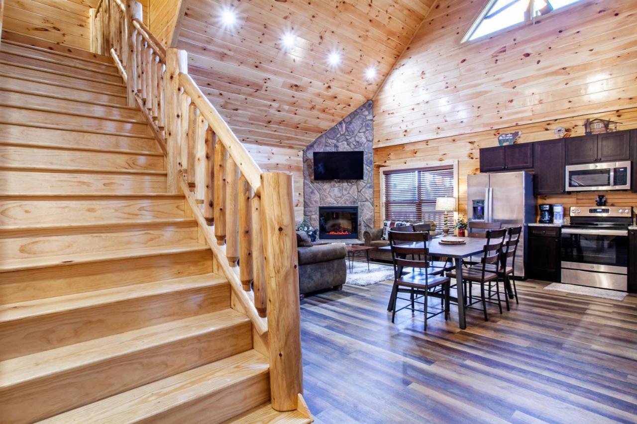 Swimming Bears Lodge 1 With Indoor Pool And Hot Tub Pigeon Forge Εξωτερικό φωτογραφία