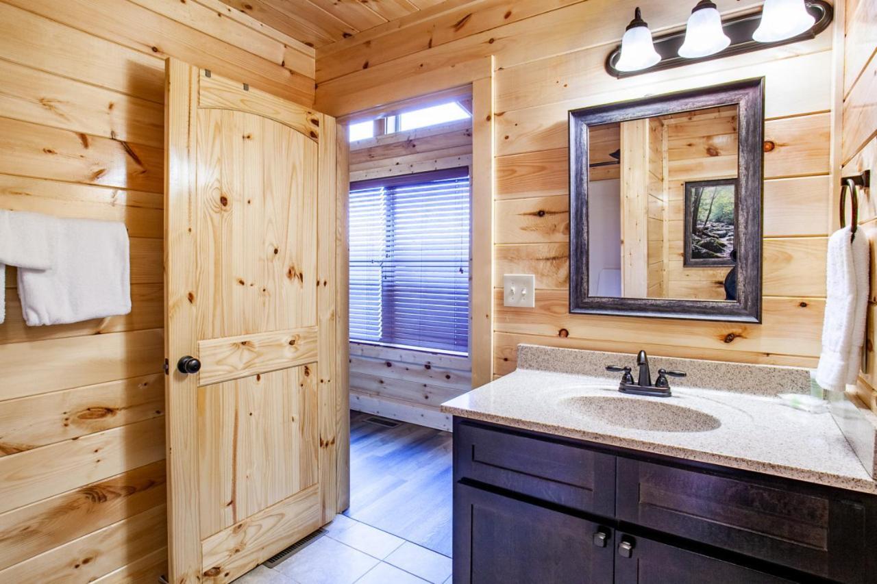 Swimming Bears Lodge 1 With Indoor Pool And Hot Tub Pigeon Forge Εξωτερικό φωτογραφία