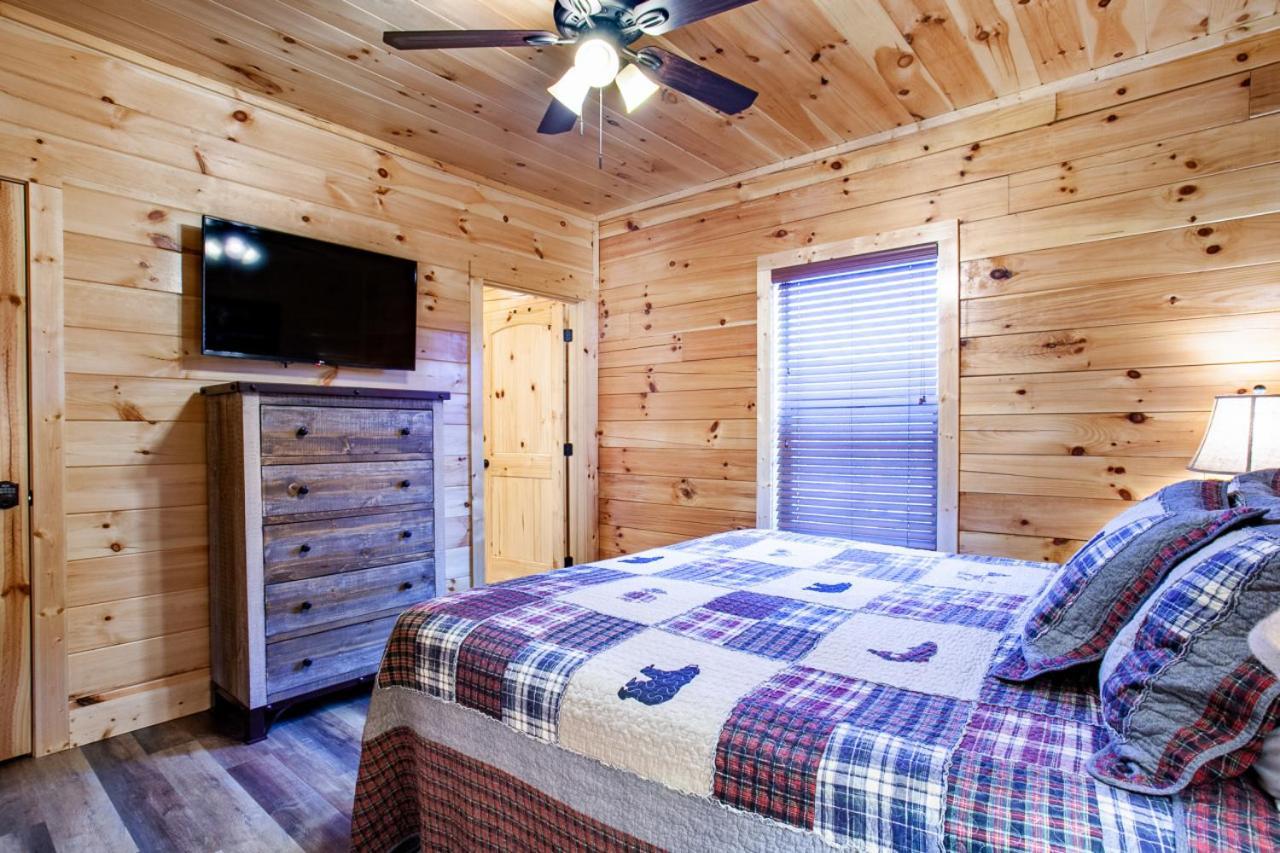 Swimming Bears Lodge 1 With Indoor Pool And Hot Tub Pigeon Forge Εξωτερικό φωτογραφία